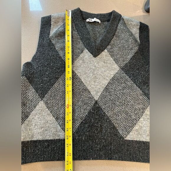 Zara Women's Grey Sleeveless Vest Sweater Size Large - Picture 9 of 9
